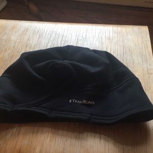 Runner hat/ponytail opening